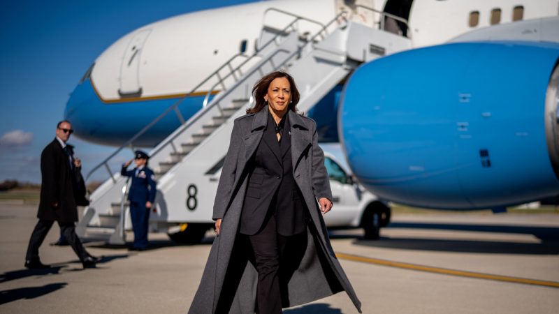 Kamala Harris anunció que no piensa abandonar la política: “Sigo en la lucha”