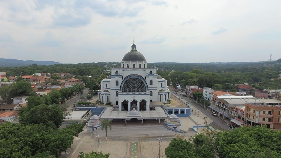 Convocan a las “kuña guapas” para limpiar la Basílica de Caacupé