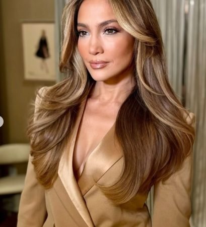 Jennifer Lopez se tuneó la cara y luce diferente