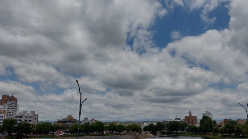 Fin de semana cálido con mucha inestabilidad y probabilidades de lluvia