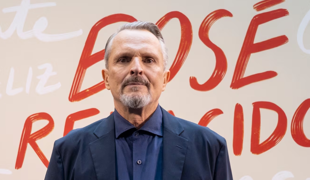 Miguel Bosé anuncia su retorno a los escenarios luego de ocho años