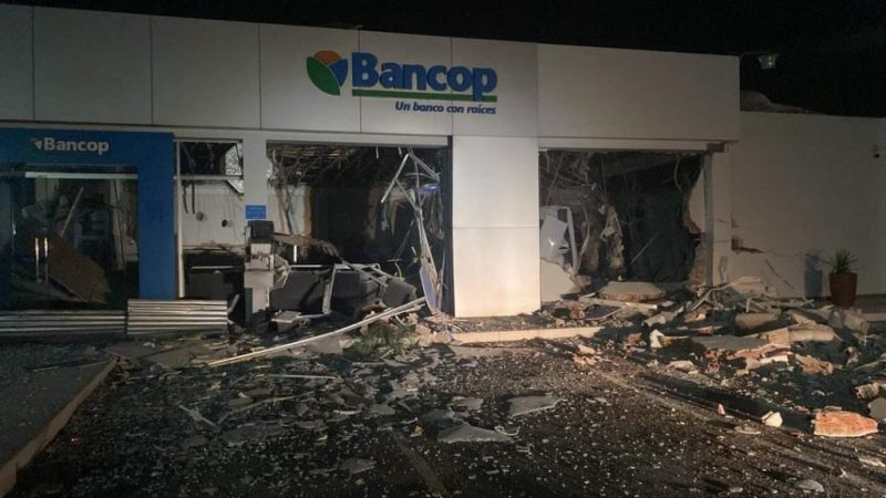 Salieron las imágenes del asalto y explosión en un banco de Naranjal, Alto Paraná