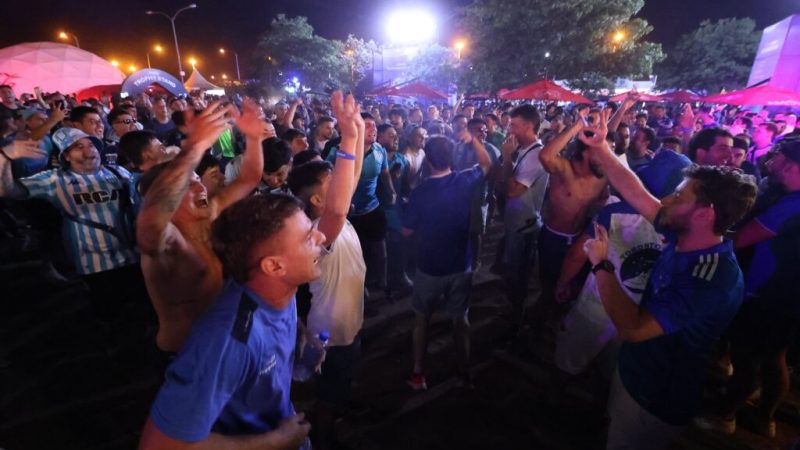 Final Copa Sudamericana: Asunción enamora a hinchas extranjeros