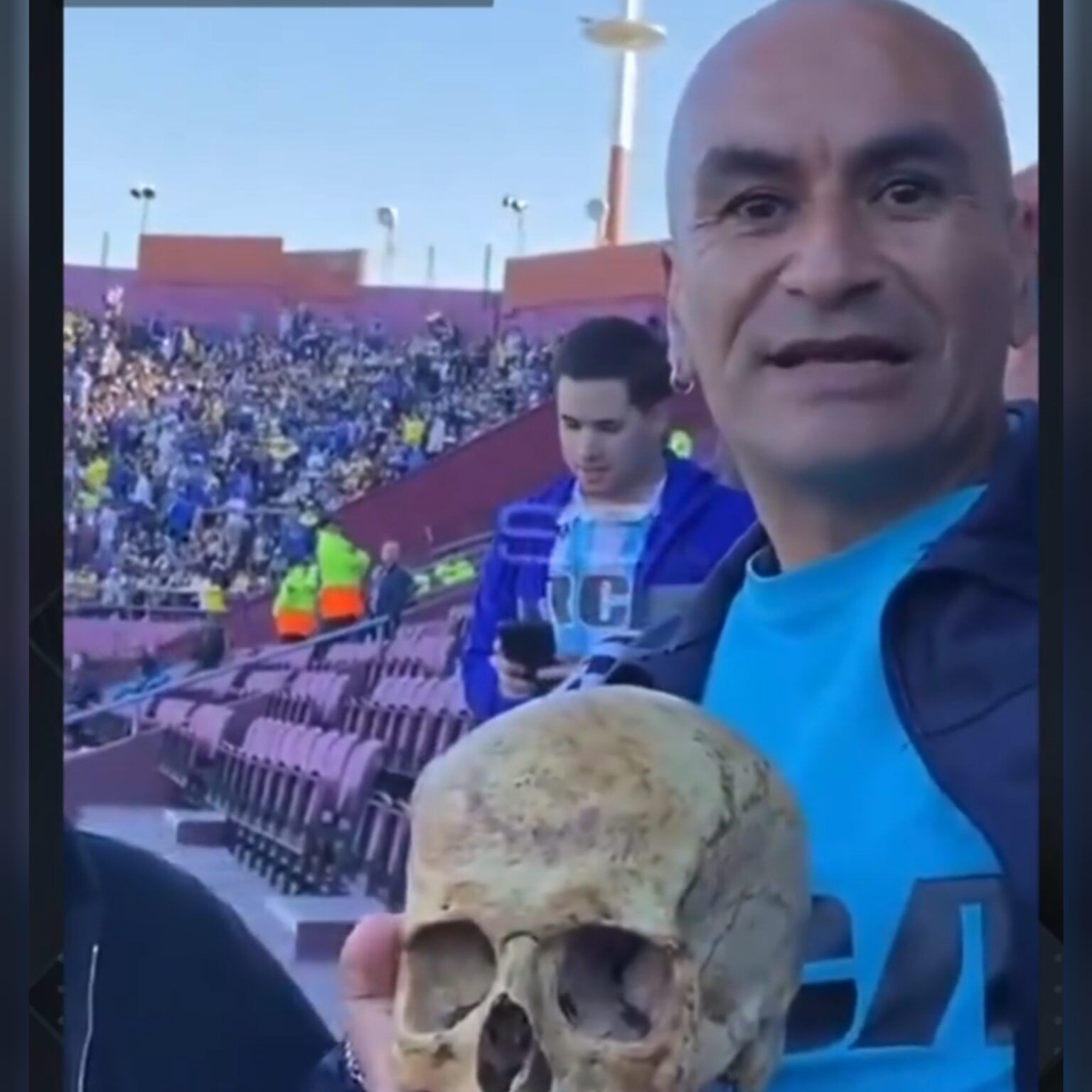 Hincha de Racing llevo el cráneo de su abuelo a la Nueva Olla