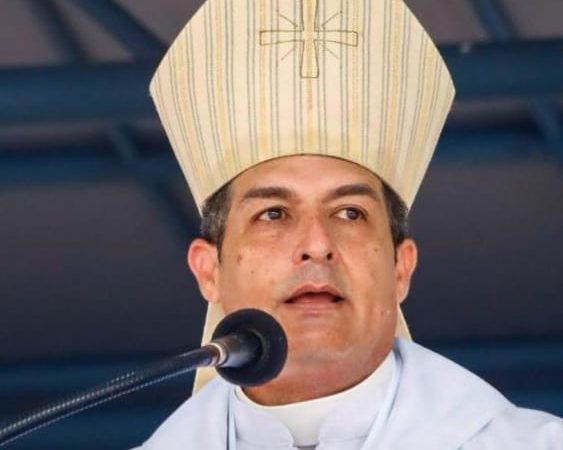 Monseñor destroza a políticos en homilía de Caacupé: “Llevan una vida principesca”