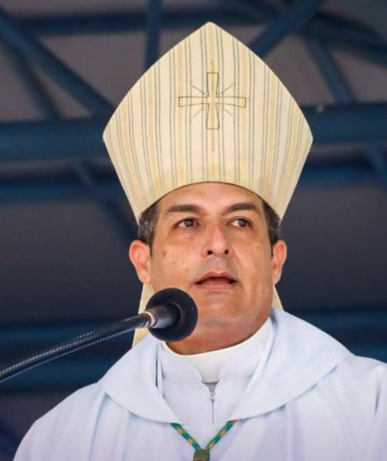 Monseñor destroza a políticos en homilía de Caacupé: “Llevan una vida principesca”