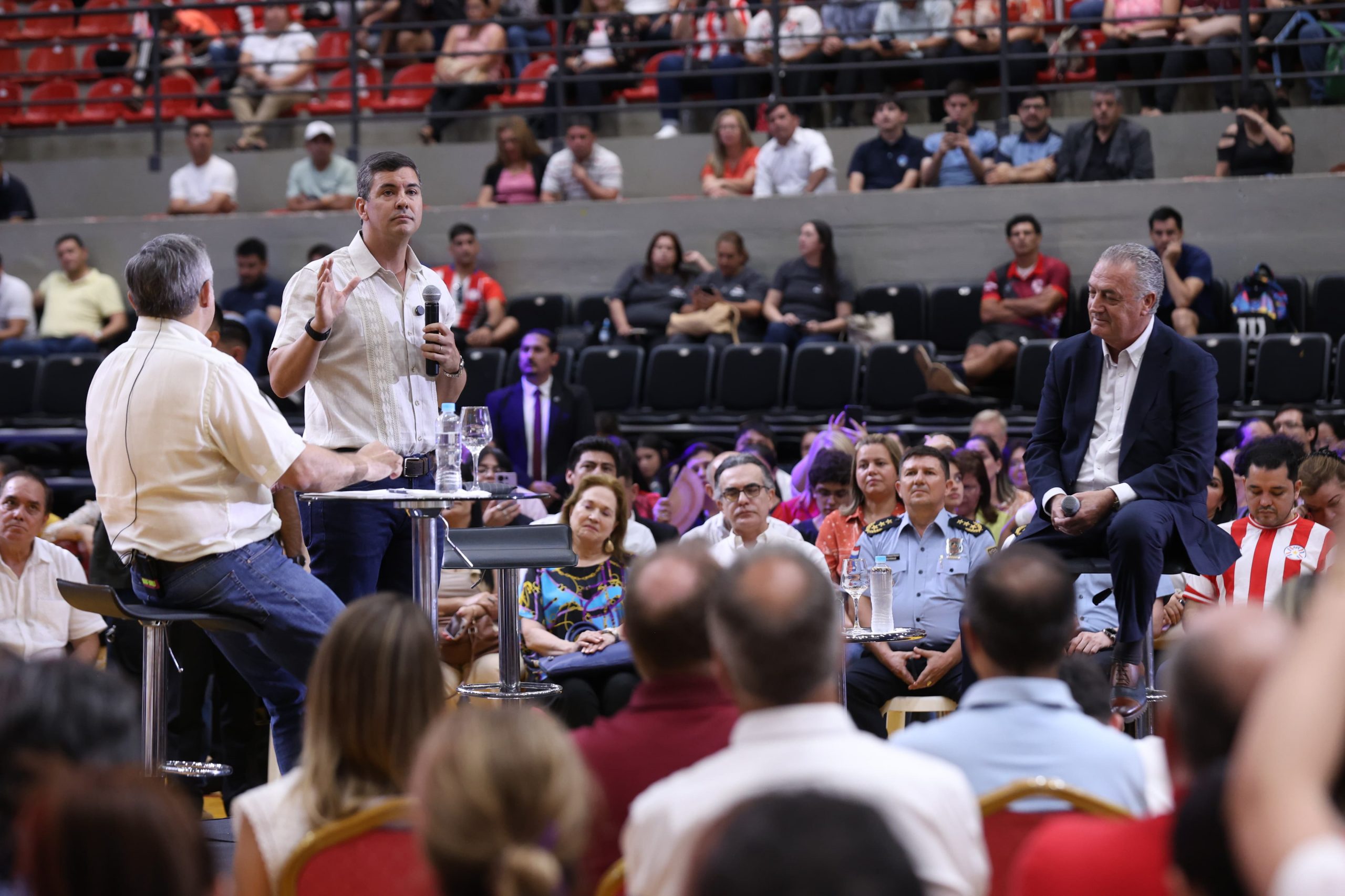 “Como dijo Aristóteles”: Alfaro dio charla magistral en el SND