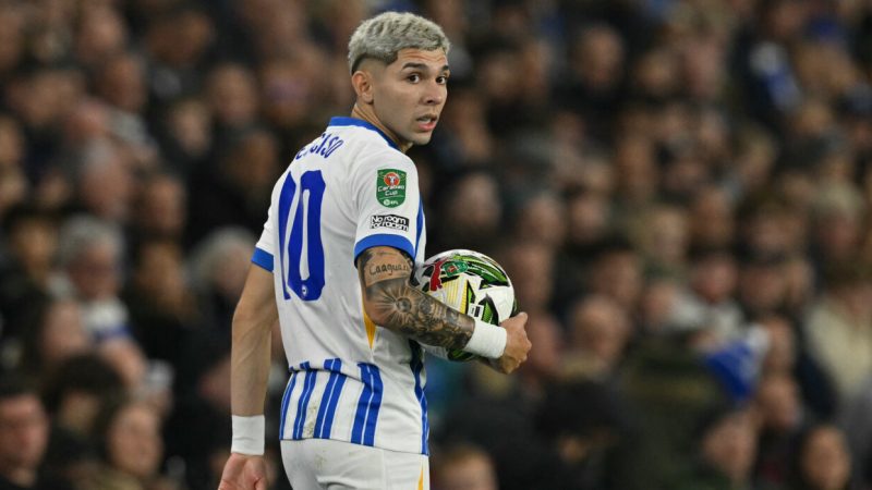 Tras no ser tenido en cuenta por su técnico, Julio Enciso publicó contundente mensaje