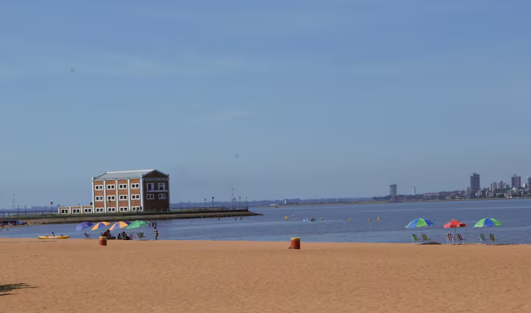 Encarnación: Niños atacados por rayas en la playa, fueron dados de alta