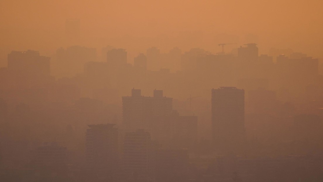 Alerta roja en varias zonas de Chile por grandes incendios forestales