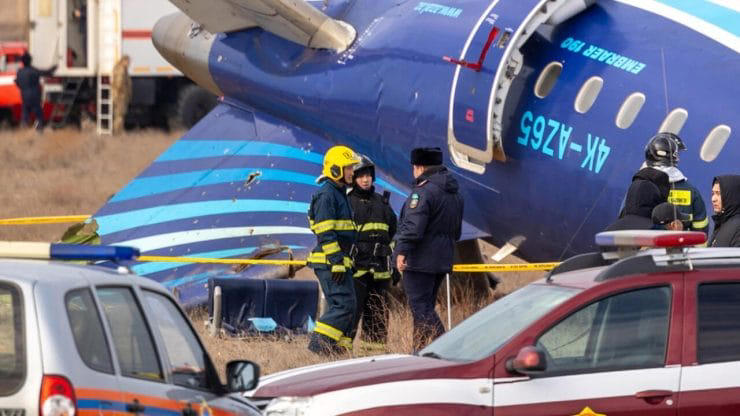 Ucrania segura que el avión de Azerbaijan Airlines fue impactado por Rusia