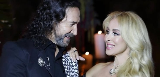 El Buki celebró 31 años de estar casado con estas imágenes