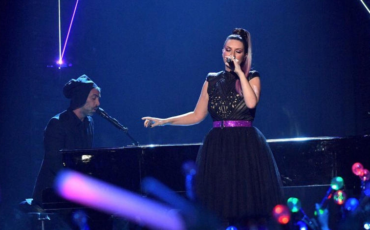 Laura Pausini reaparece luego de su tremenda caída