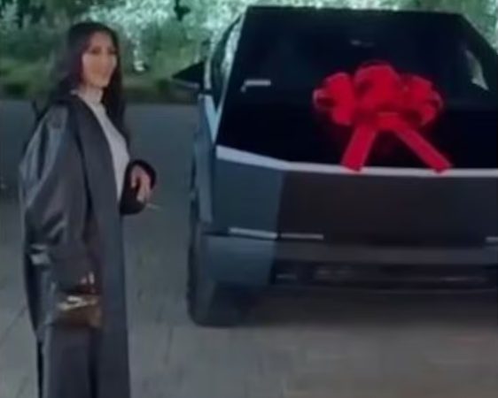 Kim Kardashian hizo un millonario regalo a su mejor amiga por Navidad