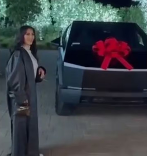 Kim Kardashian hizo un millonario regalo a su mejor amiga por Navidad