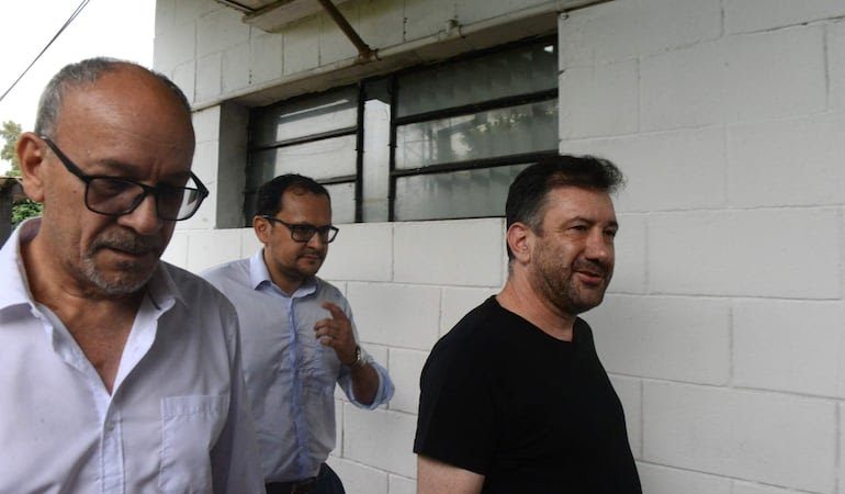 Senador argentino y su secretaria quedarán detenidos en Paraguay