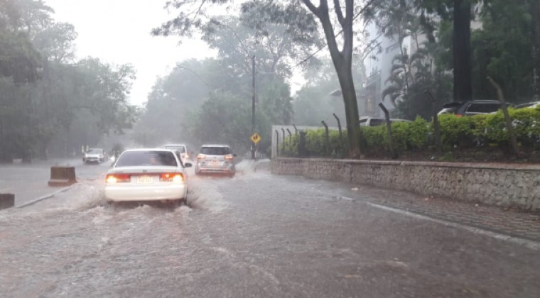 Domingo con tormenta y raudales