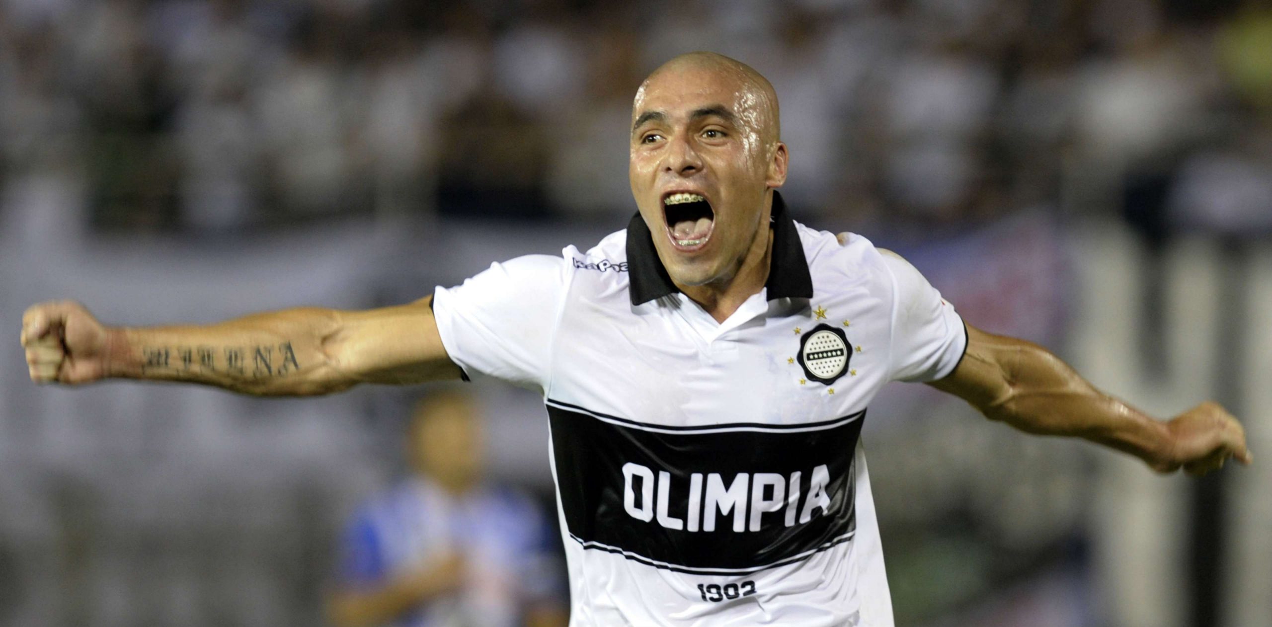 Vladimir Marín recordó que una rubia alteró un vuelo entre jugadores del Olimpia