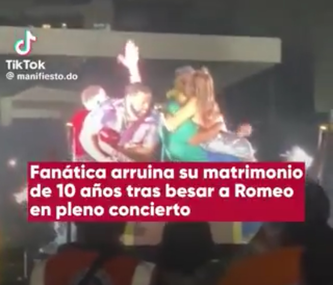 Fan besa a Romeo Santos en concierto, pero su sueño le cuesta el matrimonio