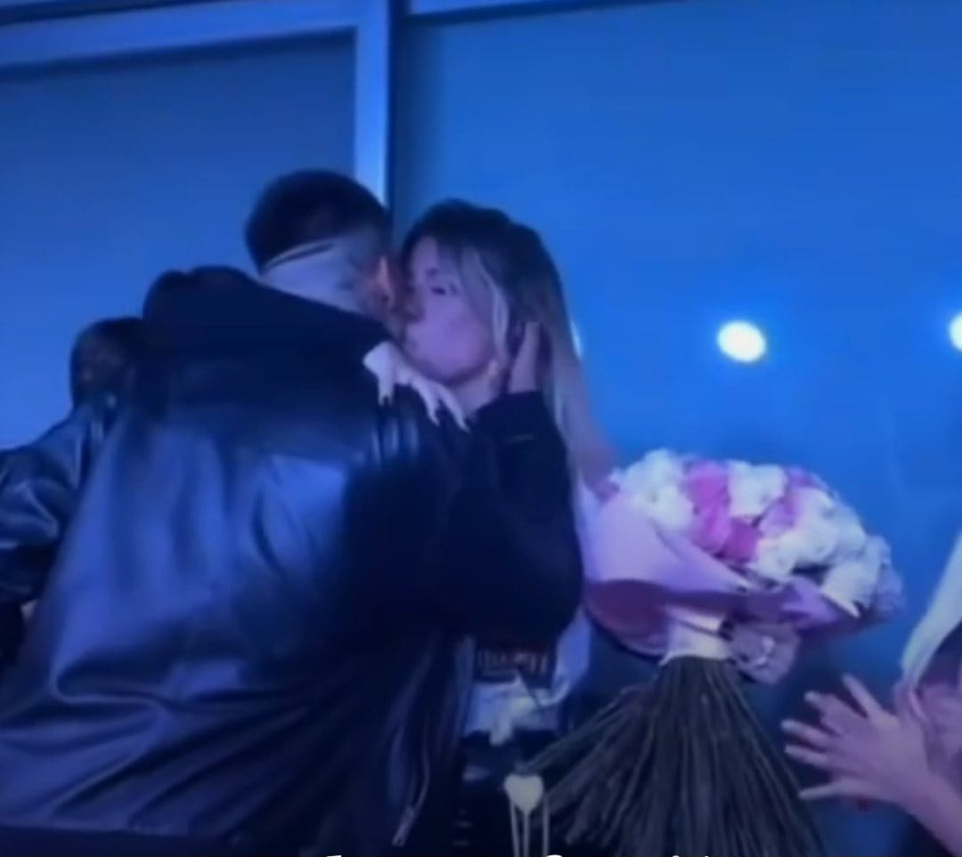 (VIDEO) Wanda Nara se mostró fogosa en el festejo de su cumpleaños número 38