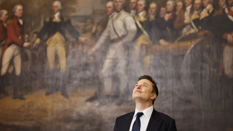 Musk se pusó feliz luego que Trump prometiera poner la bandera de EE.UU. en Marte