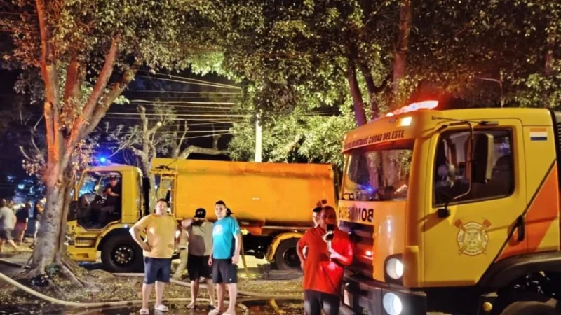 CDE: Adultos mayores mueren al no poder salir por los seguros que instalaron en su negocio