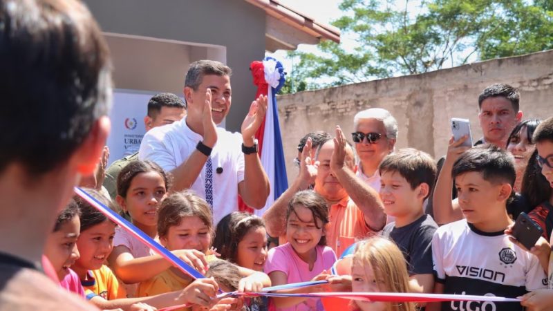 Gobierno entrega 61 viviendas a familias de Villeta e Itauguá