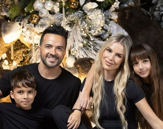 Luis Fonsi muestra lo enamorado que está de su sensual esposa