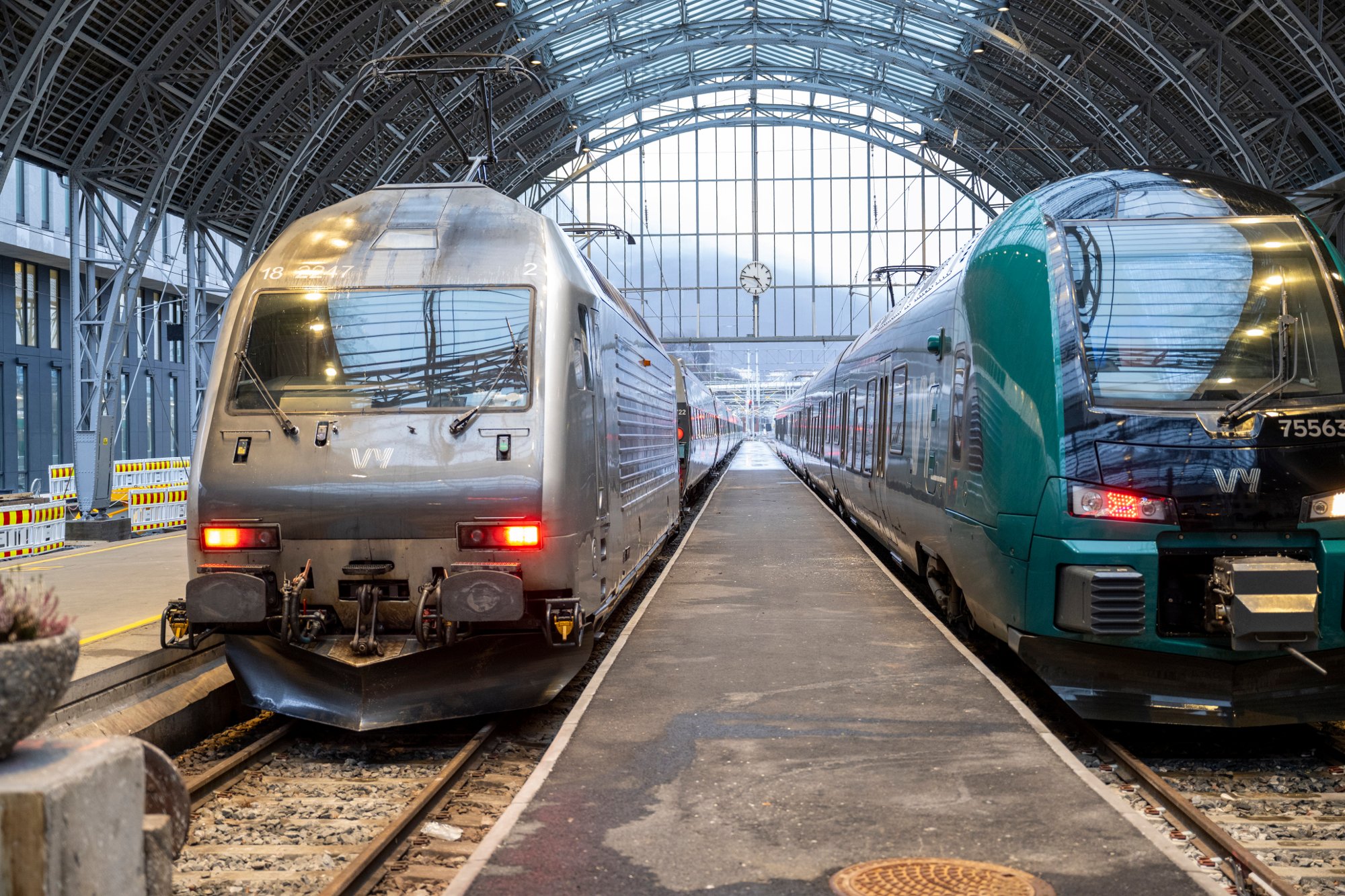 Centenar de pasajeros pasan horas atrapados en un tren a 11 grados bajo cero en Noruega