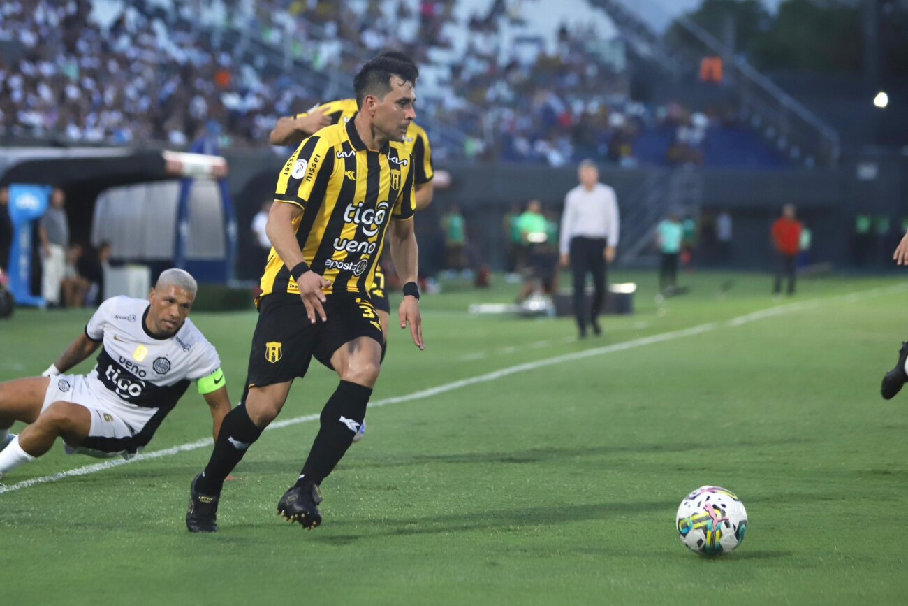 Dani Pérez salta al podio de los goles más rápidos del fútbol paraguayo