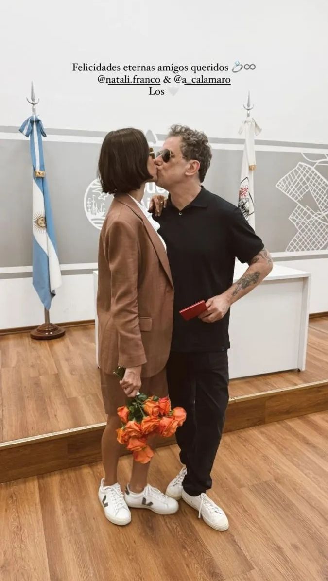 Andrés Calamaro se casó y su look generó furor