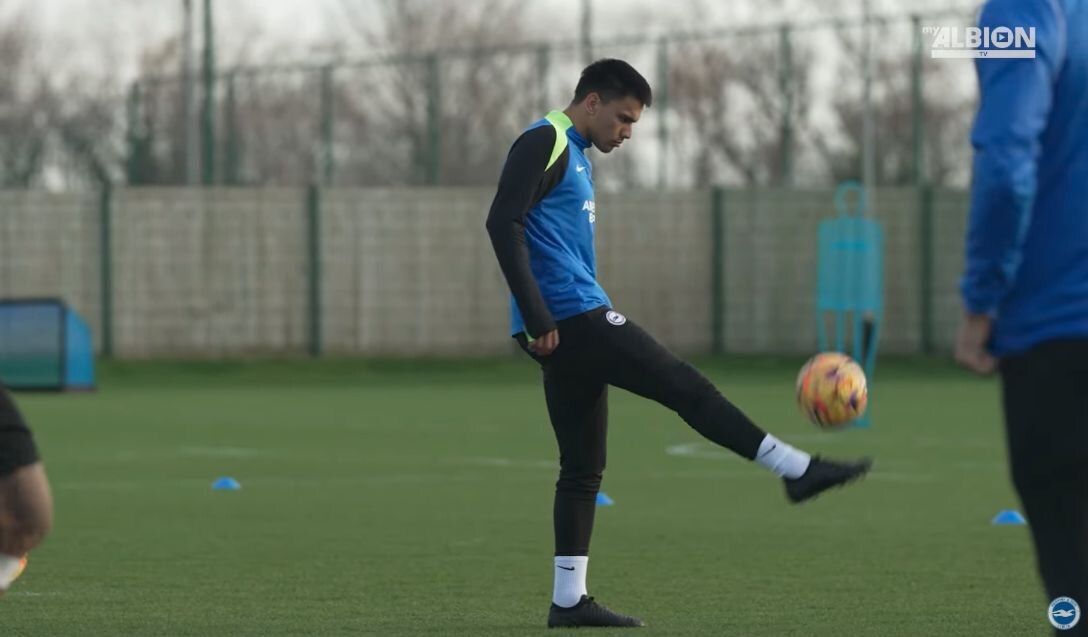 Diego Gómez se une al Brighton y comienza su aventura en Inglaterra