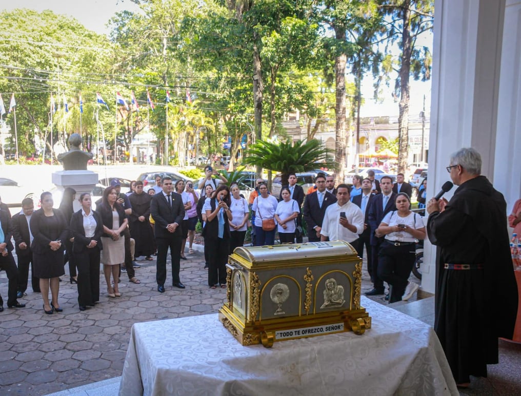 La reliquia peregrina de Chiquitunga recorre Villarrica en conmemoración de su centenario