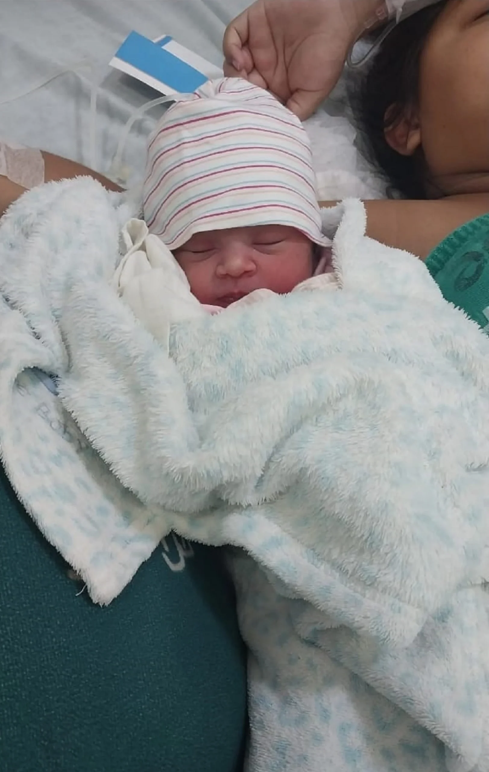 Imputan a mujer tras el robo de una bebé en el Hospital de Barrio Obrero