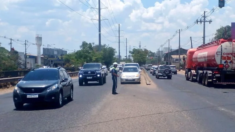 Denuncian fallas de semáforos en Asunción