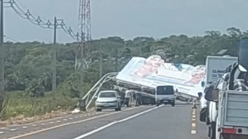 Retiro de megacartel en la ruta Luque-San Bernardino causa congestión vehicular