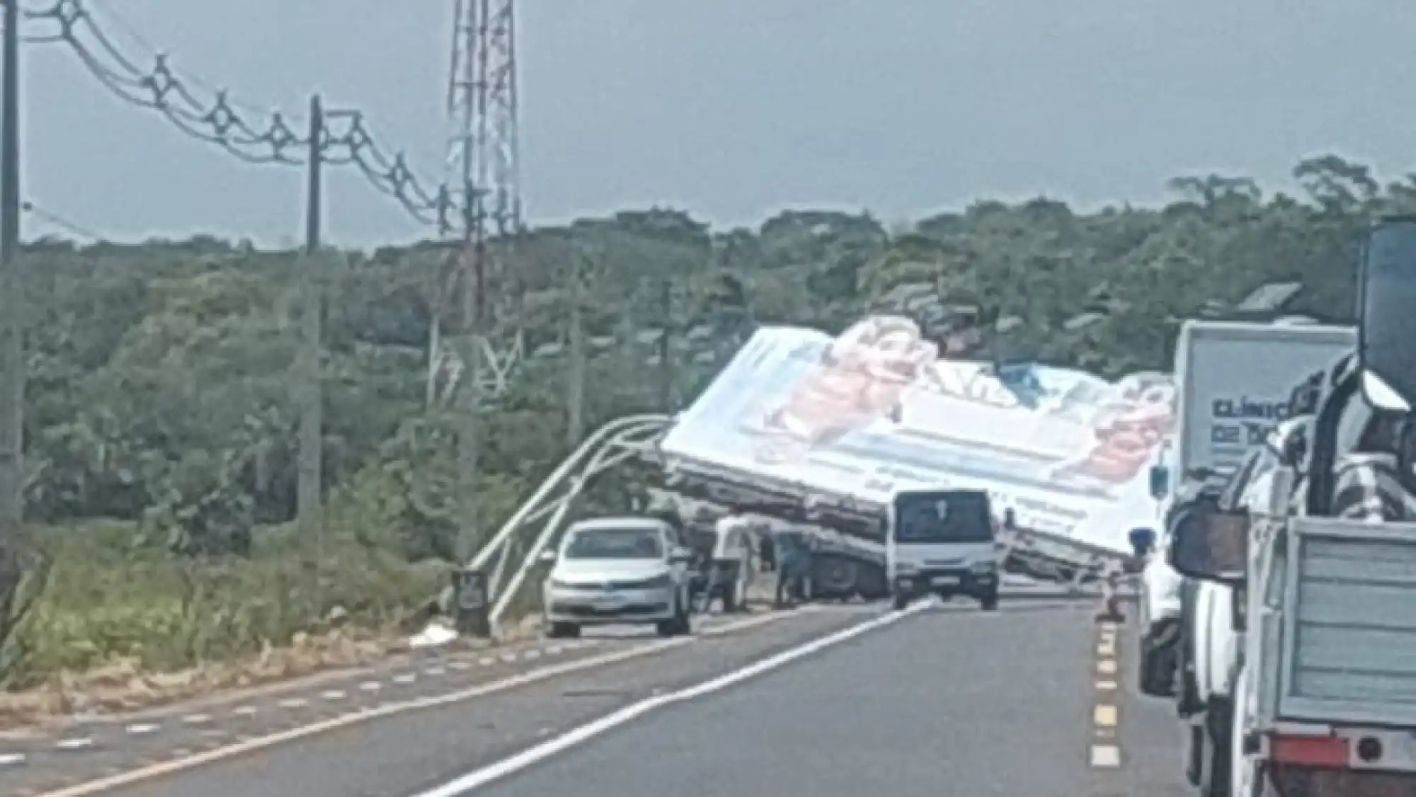 Retiro de megacartel en la ruta Luque-San Bernardino causa congestión vehicular