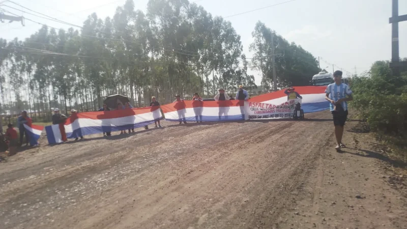 Vecinos de Villa Hayes continúan su lucha por el asfaltado y seguridad vial