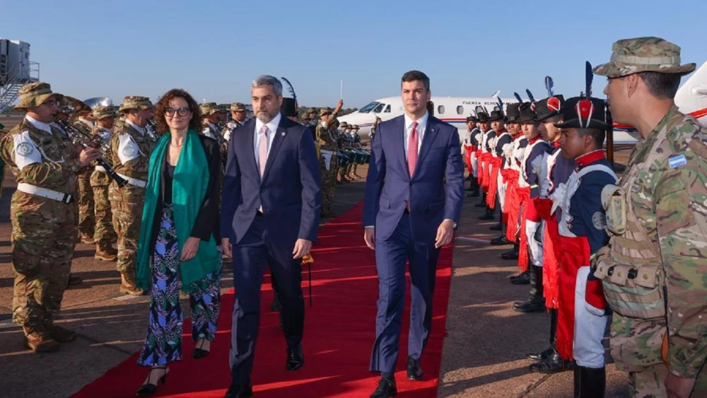 Comisión Permanente pide informes sobre viajes de Peña e incluye los de Mario Abdo