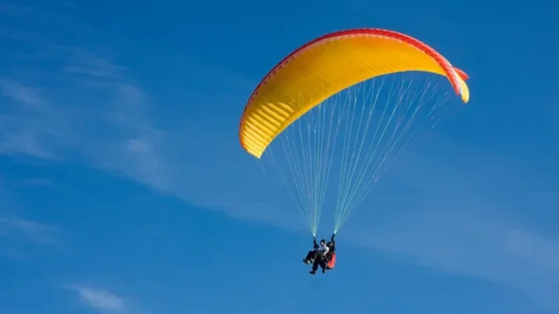 Itauguá: Deportista muere tras caída de parapente y su compañero queda herido