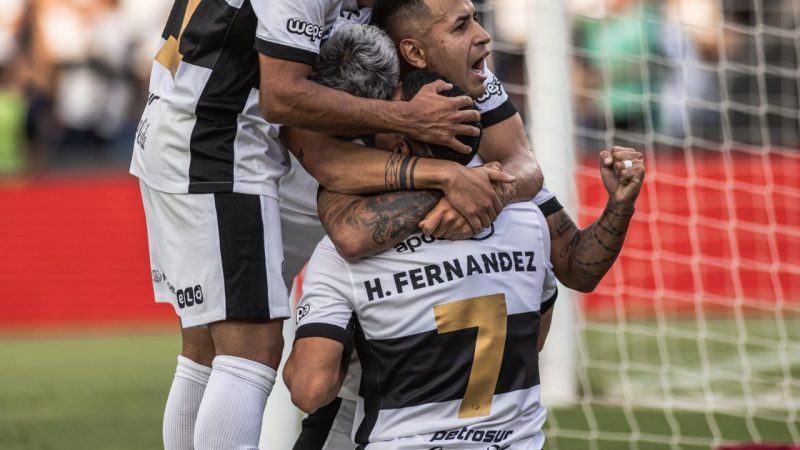 Olimpia se impone en el clásico y sigue como escolta de Libertad