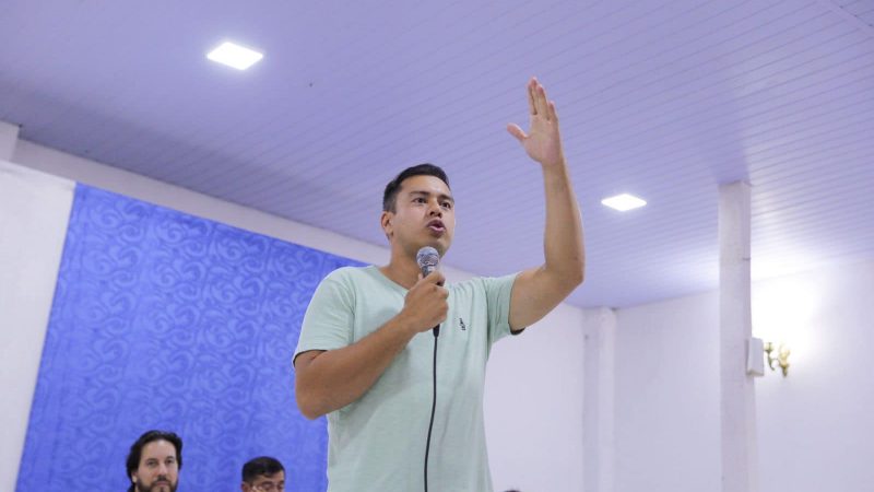 Miguel Prieto promete a docentes municipales que «serán los mejores pagados del país»