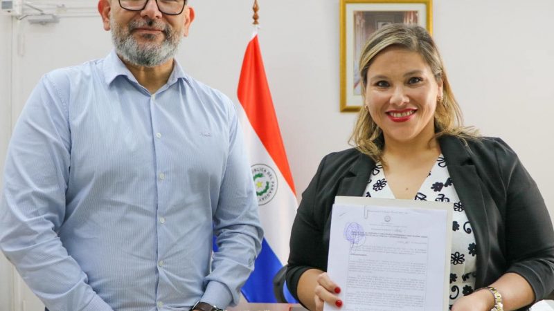 Nueva directora del Hospital de Lambaré promete tranquilidad a los pacientes