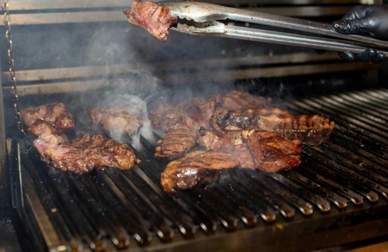 Advierten sobre riesgos del consumo excesivo del asado