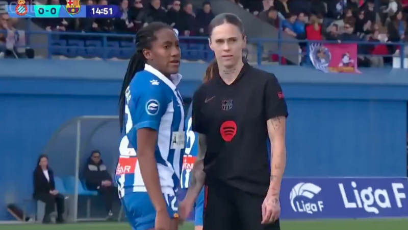 Jugadora del Barcelona es acusada por un «gesto obsceno» ante una rival en pleno partido
