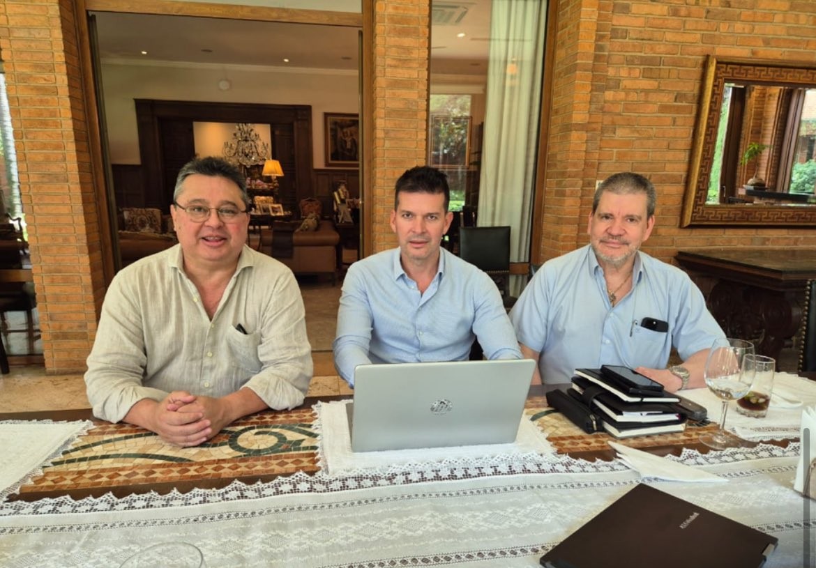 Celeste Amarilla cuestionó a asesor jurídico del Senado por labores en casa de Horacio Cartes: «Que el sueldo se lo pague él»