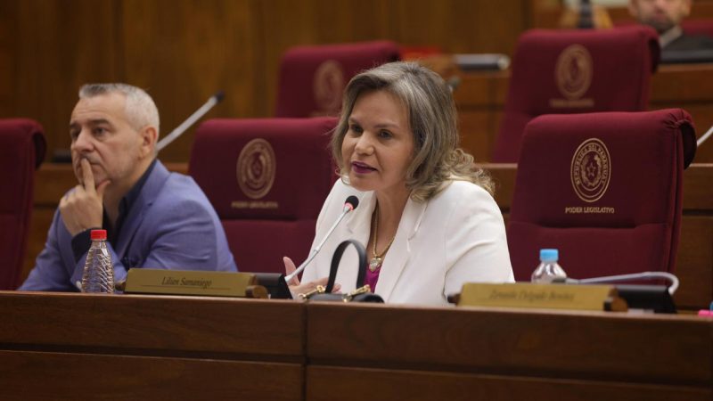 Tras escándalo de chats, Lilian Samaniego pide cortar conexión entre política y justicia y propone cumbre de poderes