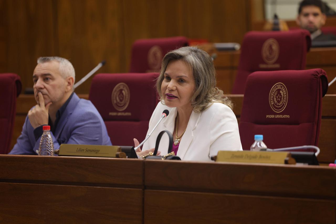 Tras escándalo de chats, Lilian Samaniego pide cortar conexión entre política y justicia y propone cumbre de poderes