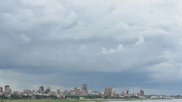 Pronostican chaparrones y tormentas eléctricas en ambas regiones del país