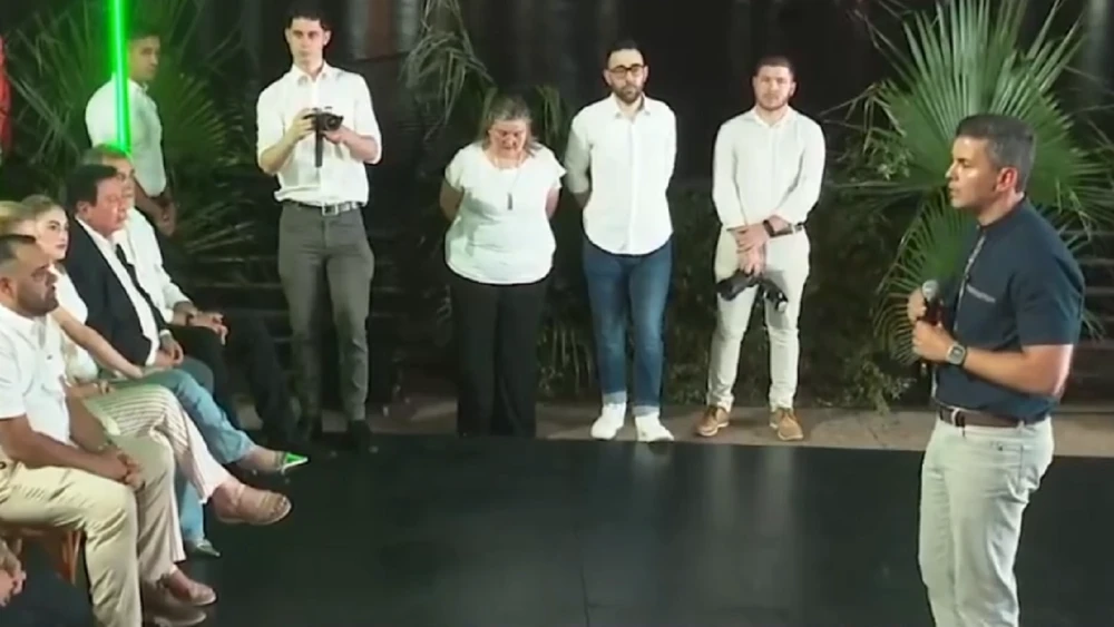 Peña recibe burlas y críticas tras presentar las mascotas para los Juegos ASU2025